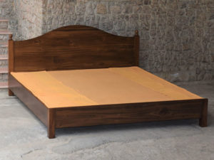 Simple Turned Post and Panel Kingsize Bed