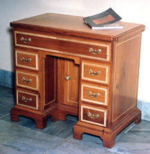 George 1 Kneehole Desk